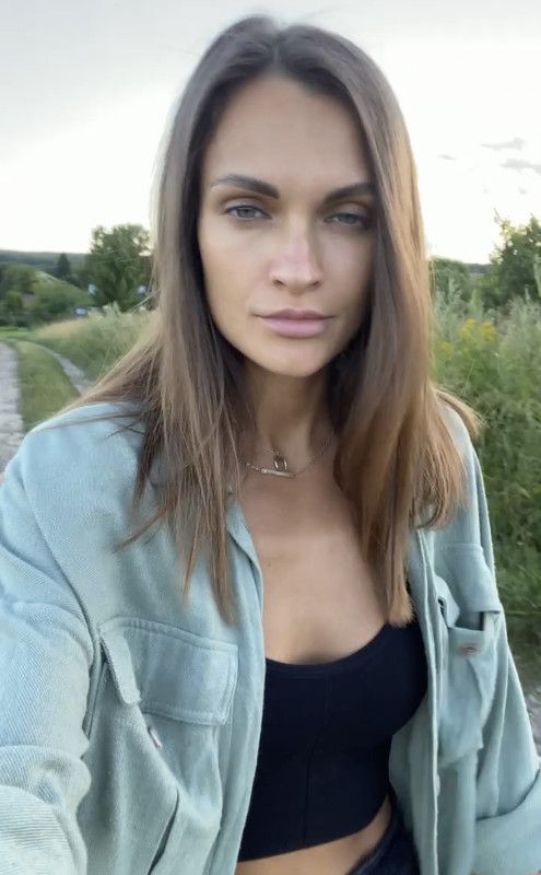 She loves when her face is filled with thick sperm by men