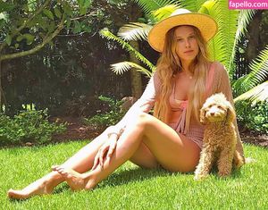 Millie Bobby Brown Tropical