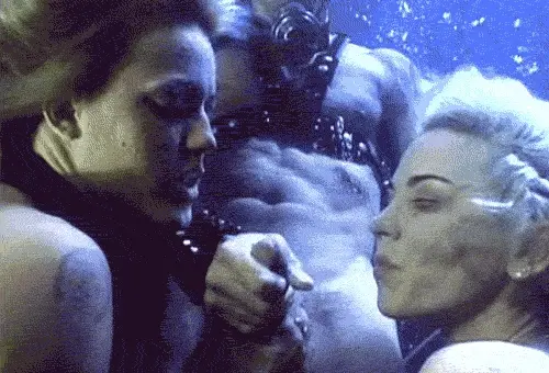 Underwater cumfest