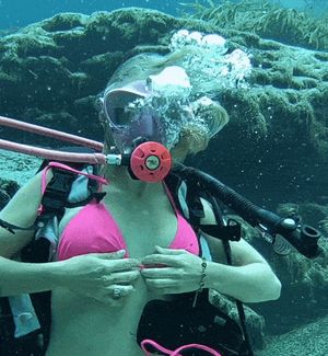 Show those scuba tits!