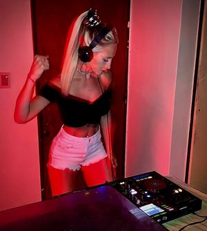 INSTAGRAM USER: @ORIANAROSSIPERALTA