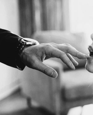 Taste my concubine's juices, wife