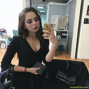 That women is looking absolutely georgius