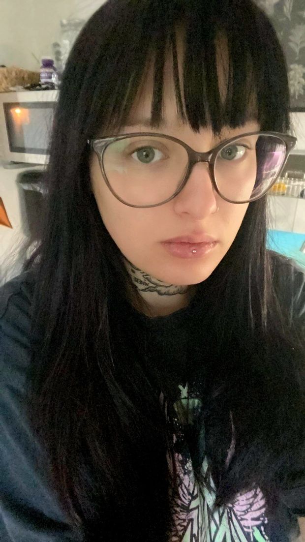 Tribute Worthy Nerd Cutie