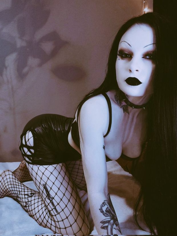 Beautiful goth on all fours