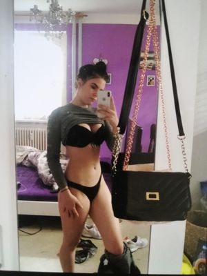 Your Girlfriend has a phone