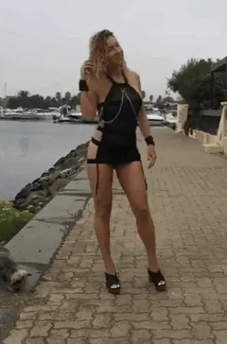 Elisa Dreams public flashing