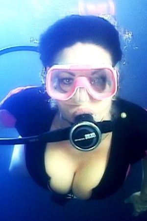 Scuba cleavage