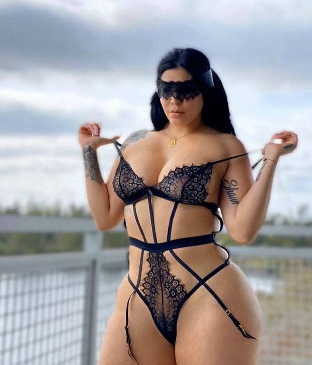 Outdoor lingerie Latina