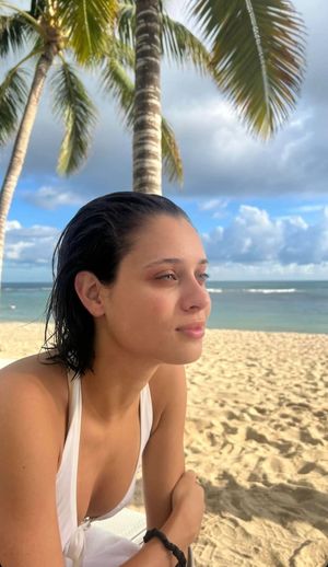 Beach babe Daniel Melchior 5