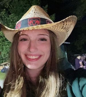 Trin beautiful smile nose ring