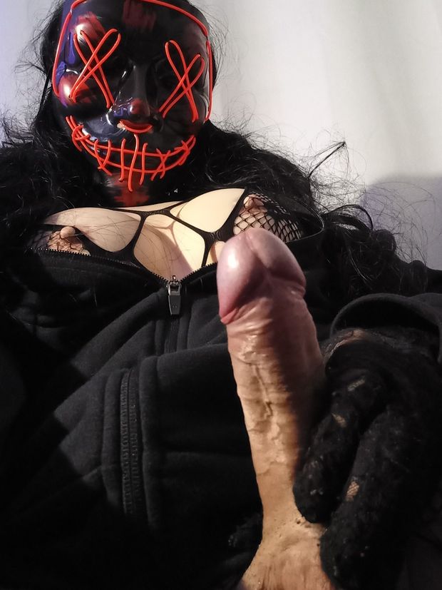 SEXY SHEMALE'S DICK