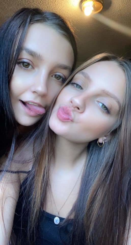 Two queens need cum
