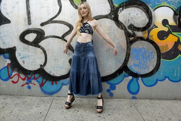 Kathryn Newton Midriff