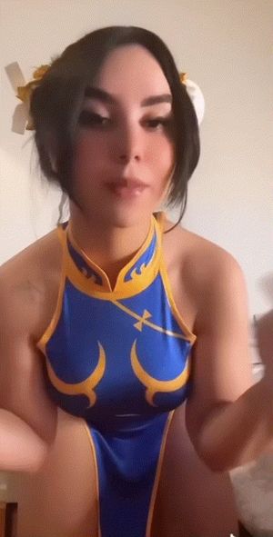 Thicc Victoria Matos SF Chun Li cosplay