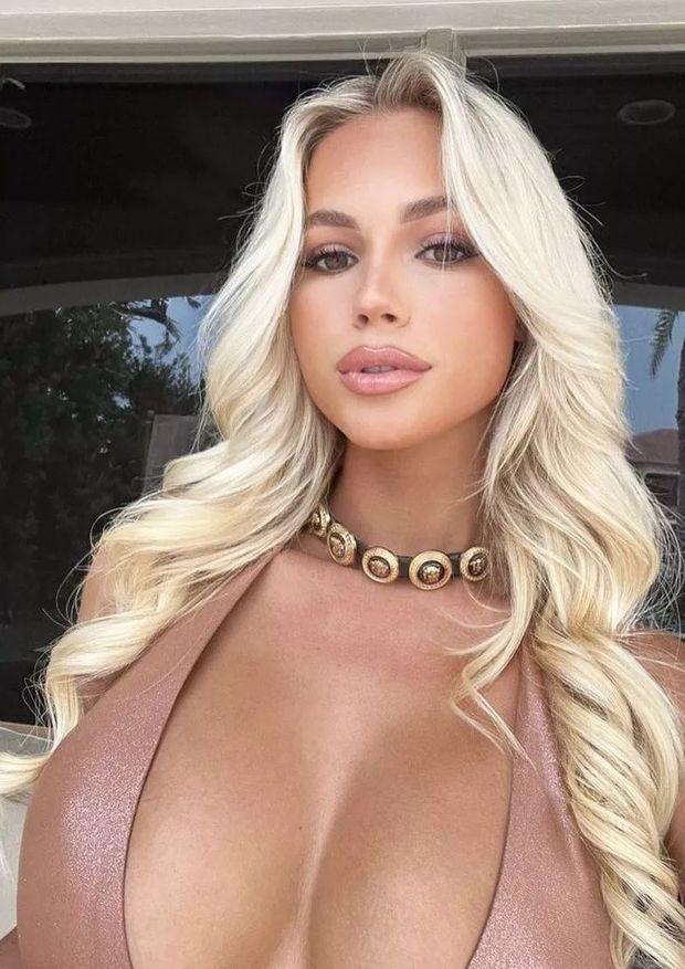 BLONDE
