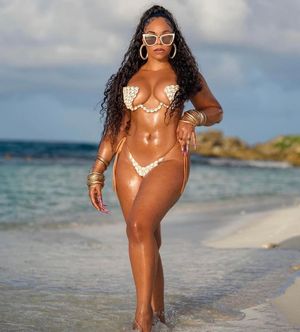 Ashanti looking beautiful in her bikini