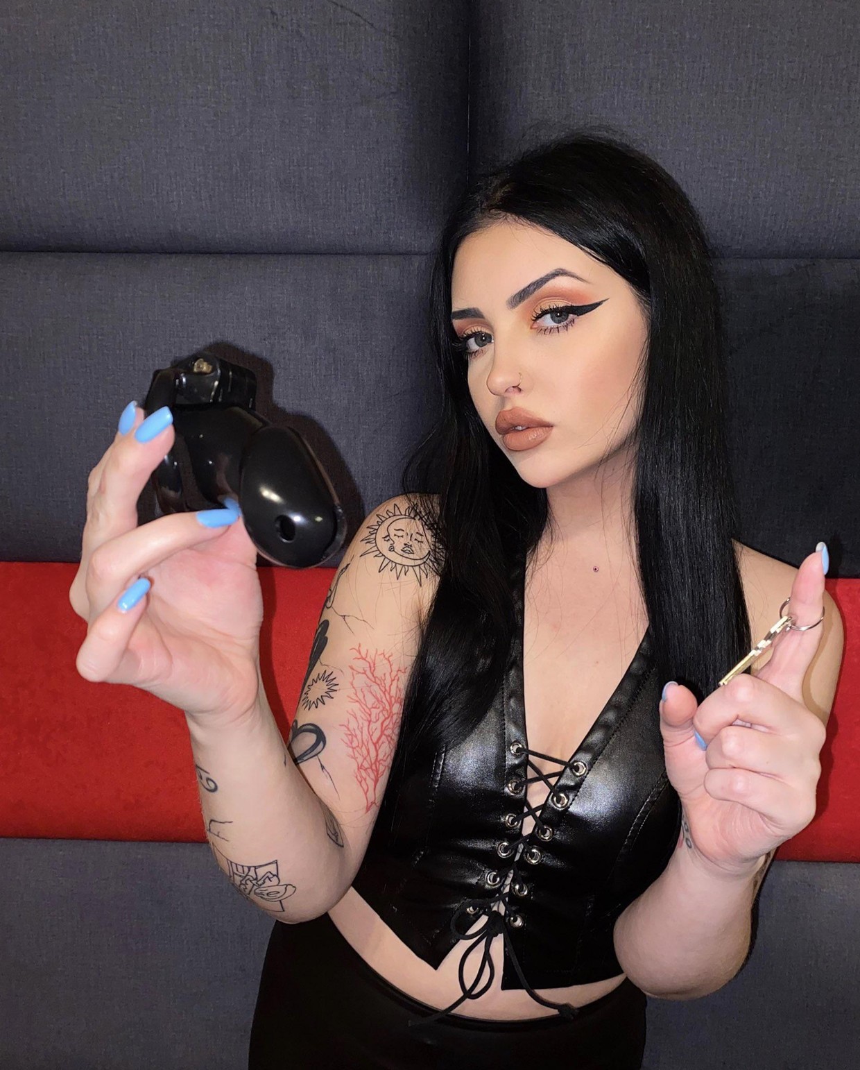 Black cage so can’t see that tiny dick