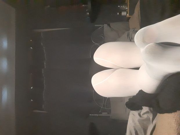 You like the tights, ?