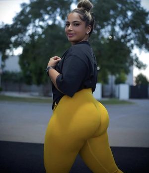 Thick thighs great ass and a beautiful face