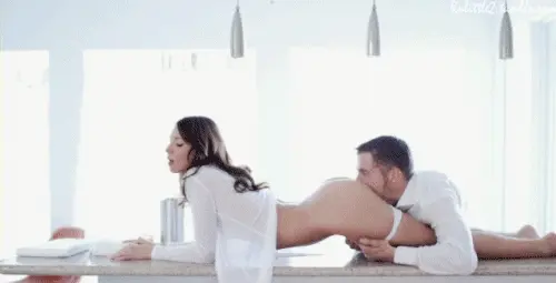 Eating her out