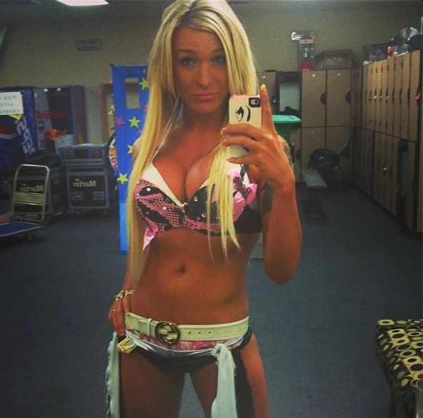 Aubrey Kate selfie