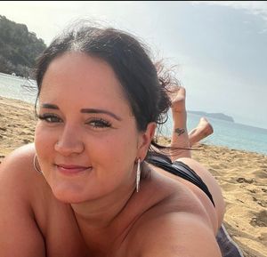 Aunt wants me to join her at the beach