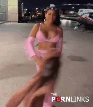Luna Star shaking her big ass