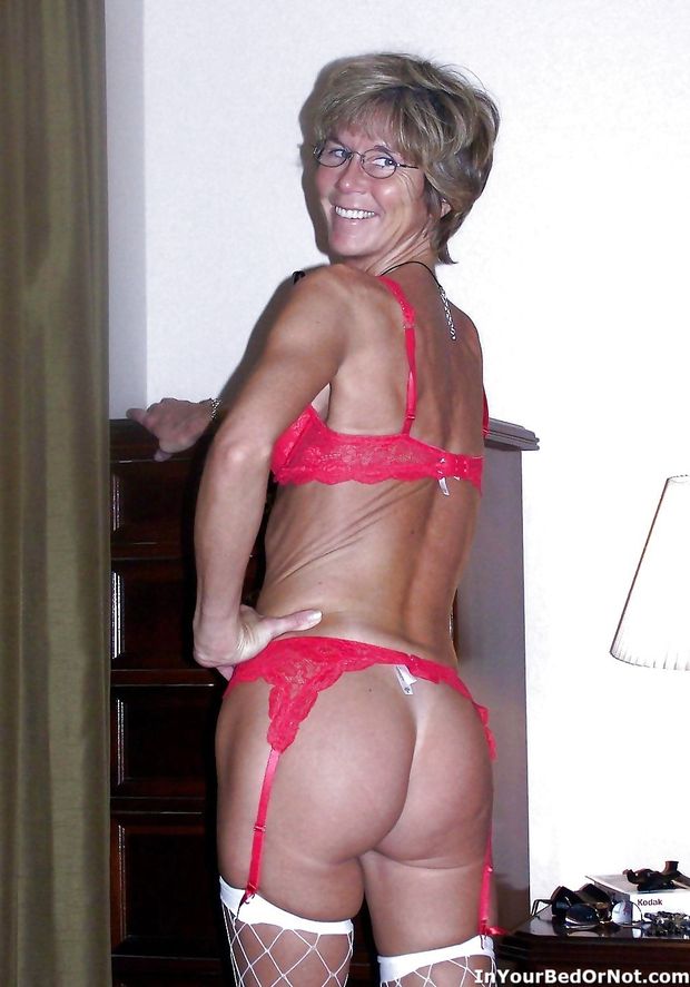 Hot granny with amazing ass