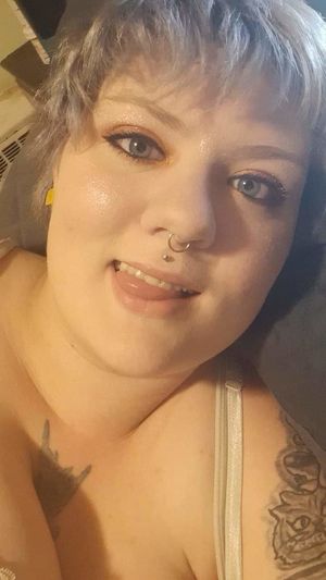 Slutty lil alt/emo thot Krystel Clark waiting to get covered in BBC cum