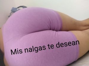 Mis nalgas te desean papi , ven y comete mi linda colita soy una facilota que busca pene
