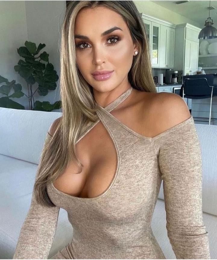 Classy Bombshell