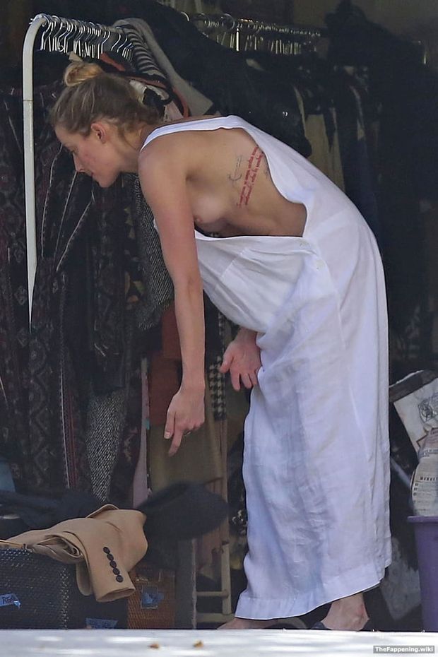 Amber Heard paparazzi tits shots