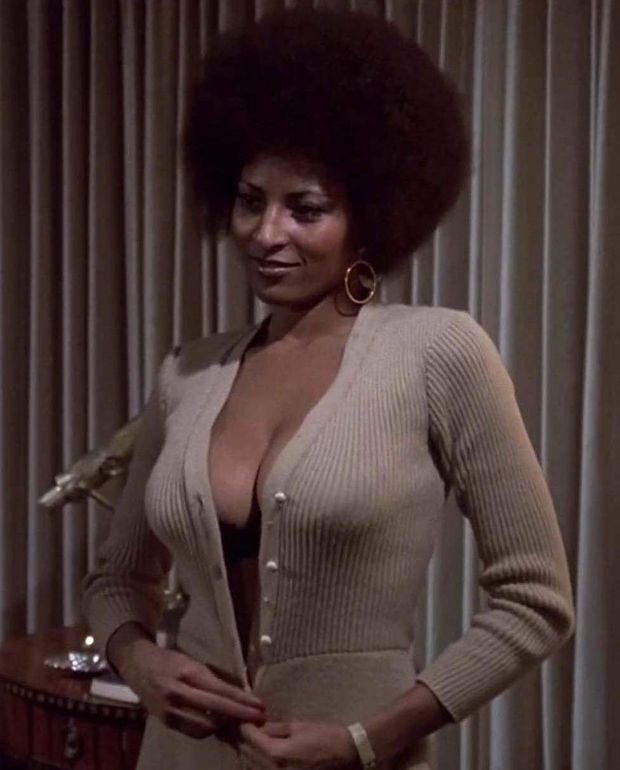 Pam grier sooo fuckable