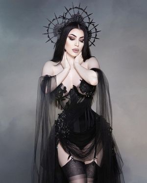 Vampire ready to feed (Threnody)