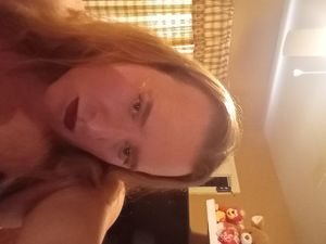 Julie Thinks Ellie is Stunningly Beautiful