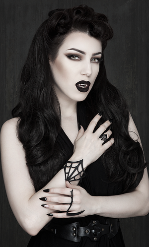 Vampire fangs (Threnody)