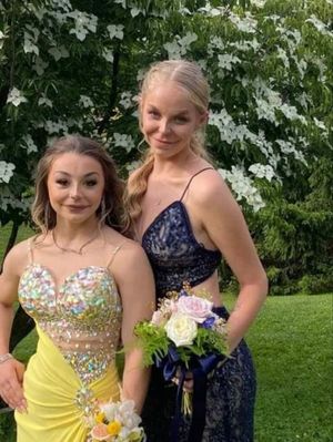 Sexy lil blonde teenslut cocktease Carlie Rose and her friend bimbofied