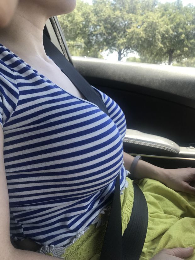 braless