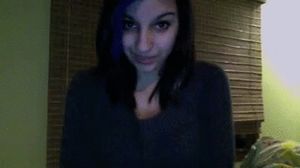 Nerdydirtyandcurvy taking off her shirt