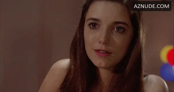 Karen Allen bra