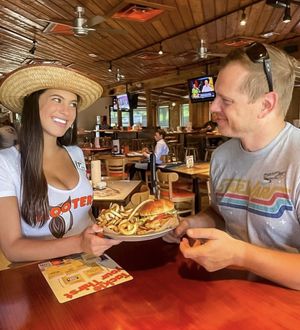 “Enjoy your burger. No u can not see my tits”