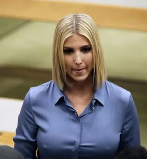 Showing off her great tits