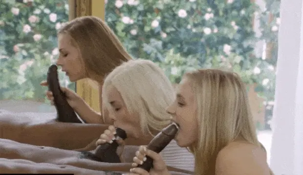 3 Hotwhores sucking a Cock