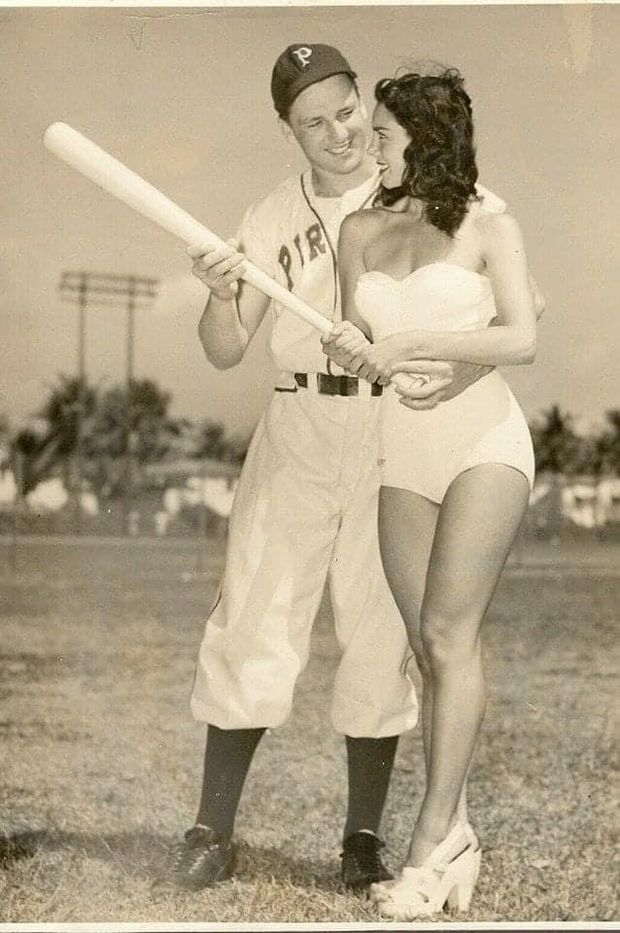 Baseball pin up