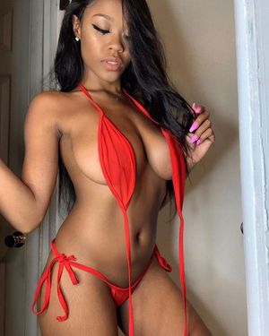 Tanya Denise teasing us with her bikini