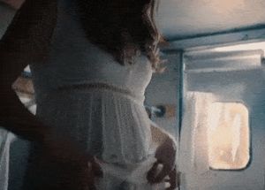 Liv Tyler Shows Her Hairy Pussy