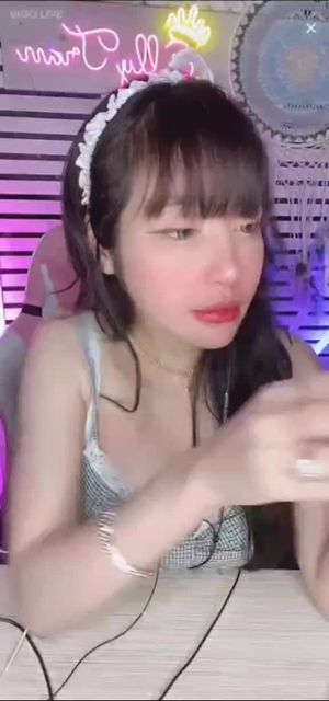 Asian Vietnamese Big Tits - Elly Trần