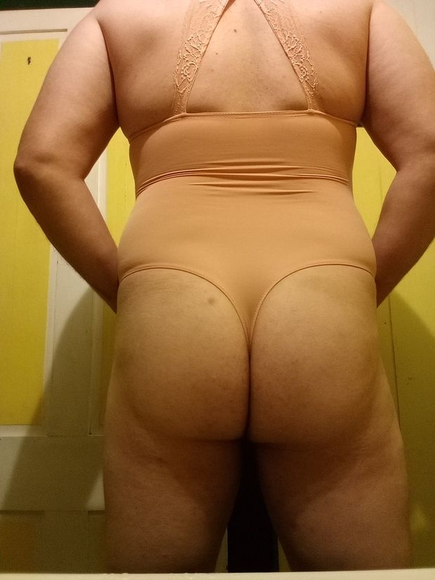 Sissy needs to be clapped