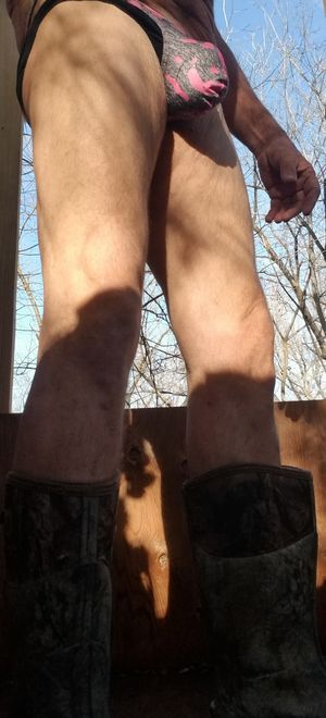 Bulge for rubbing in the woods
